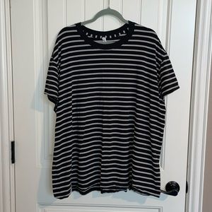 Lululemon B/W striped short sleeve